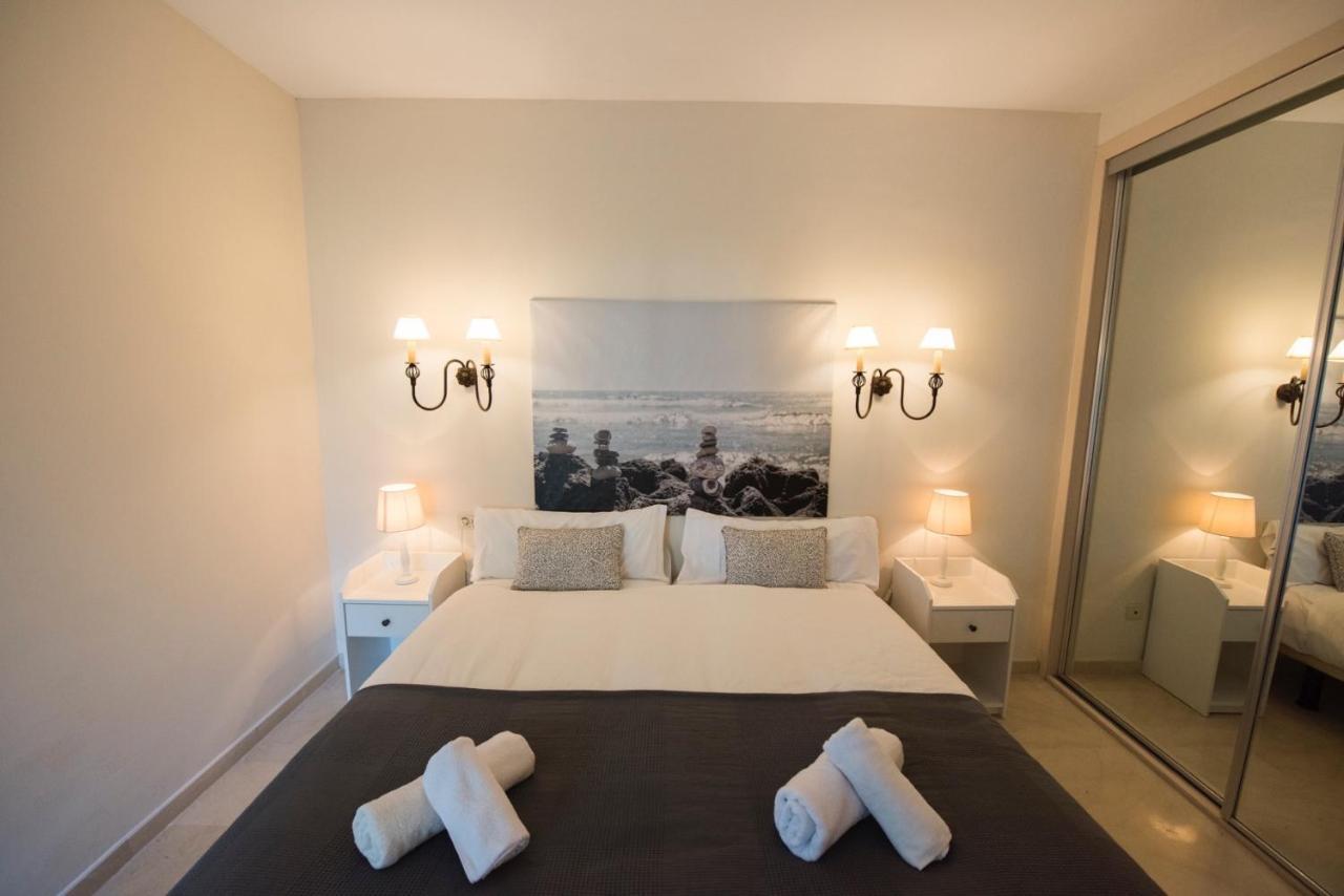 Spacious Flat With Pool In